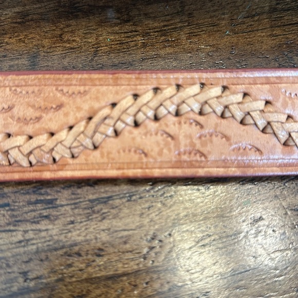 Tooled & Woven Genuine Leather Western Belt, Size 42, Made in Mexico - Picture 3 of 10